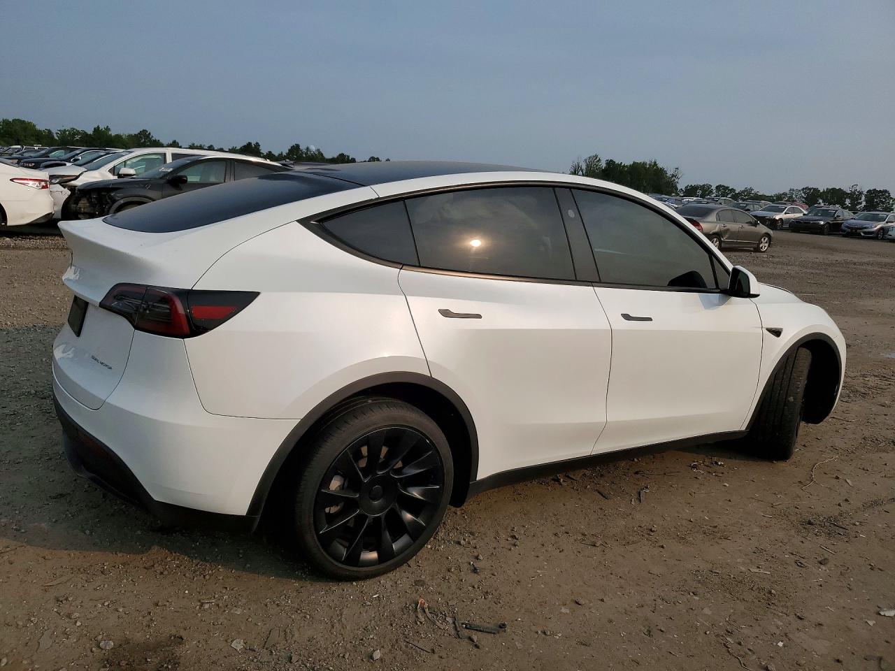 2024 TESLA MODEL Y — снимка 3