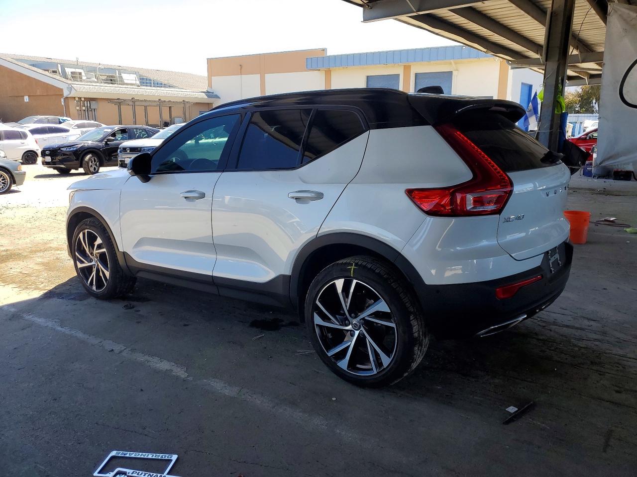 2019 VOLVO XC40 T5 R-DESIGN — снимка 2