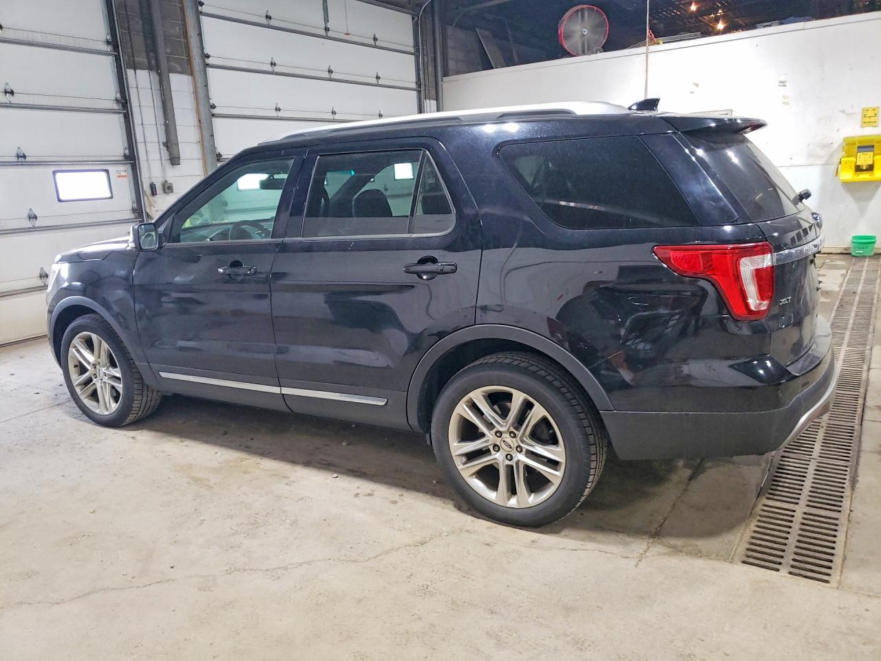2017 FORD EXPLORER XLT — снимка 2