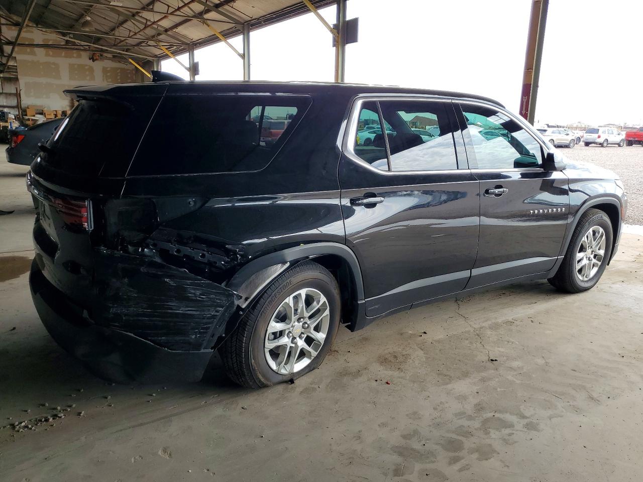 2023 CHEVROLET TRAVERSE LS — снимка 3