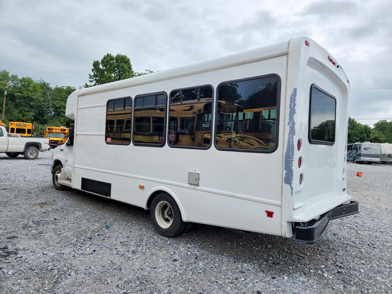 2023 FORD ECONOLINE E450 SUPER DUTY CUTAWAY VAN — снимка 2