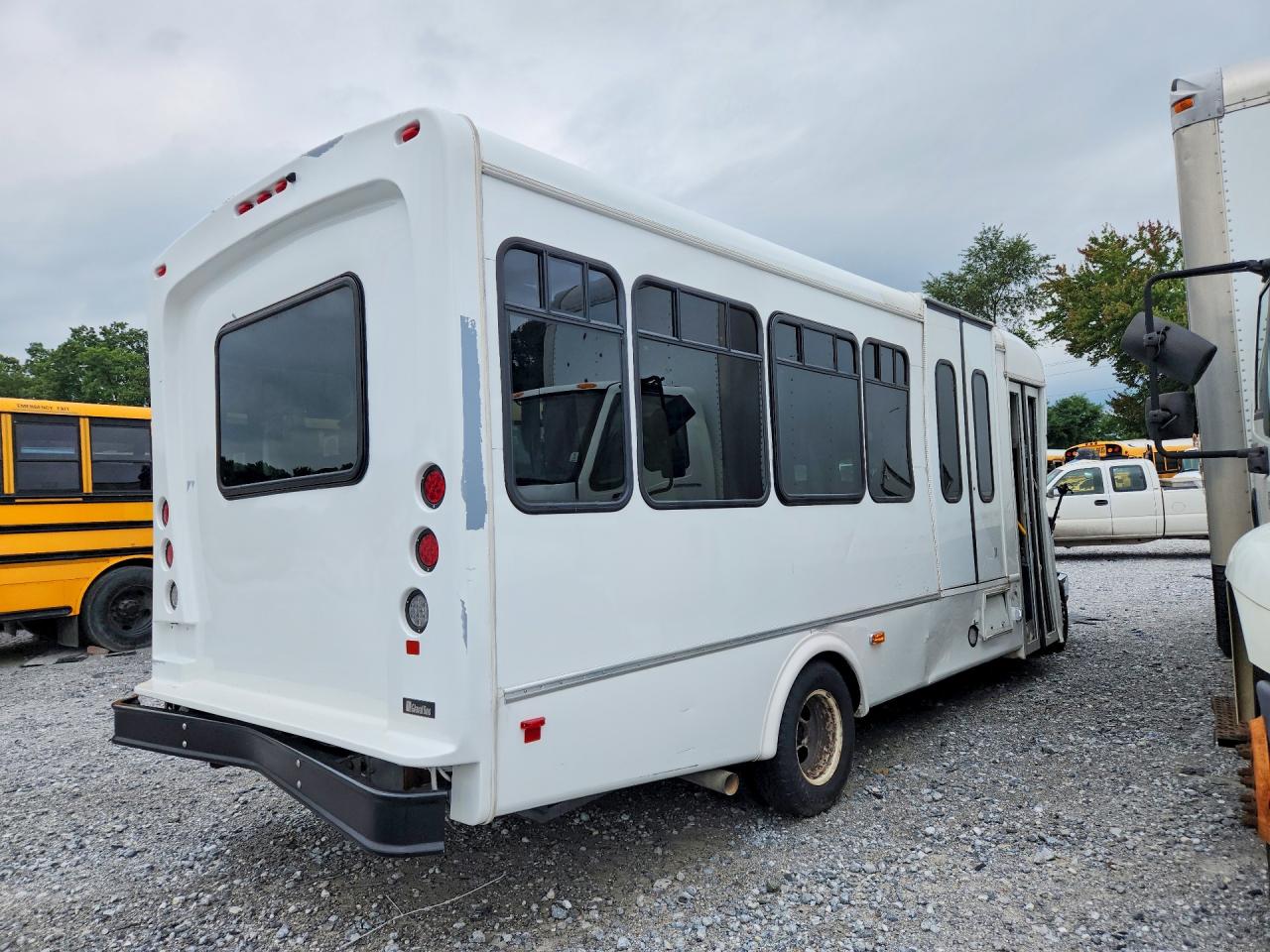 2023 FORD ECONOLINE E450 SUPER DUTY CUTAWAY VAN — снимка 3