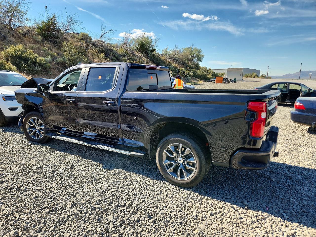 2024 CHEVROLET SILVERADO K1500 RST — снимка 2