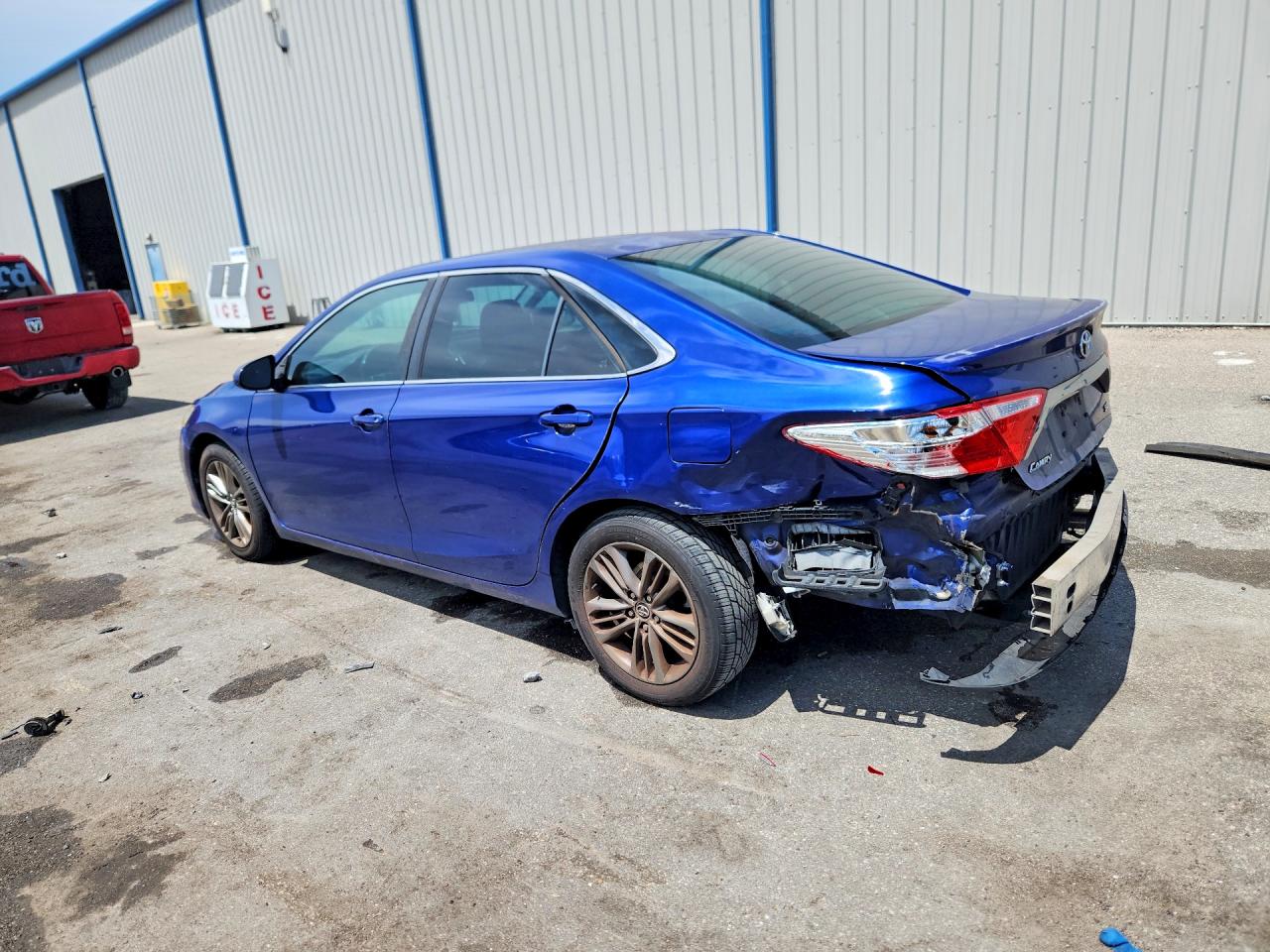 2016 TOYOTA CAMRY SE — снимка 2