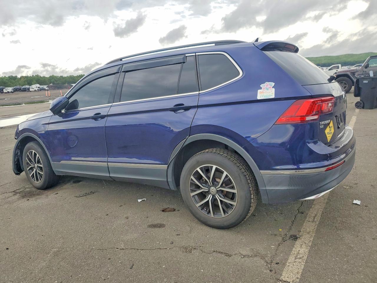 2021 VOLKSWAGEN TIGUAN SE — снимка 2