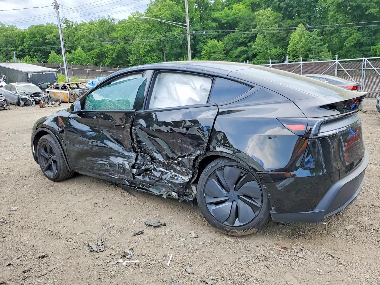 2026 TESLA MODEL Y — снимка 2