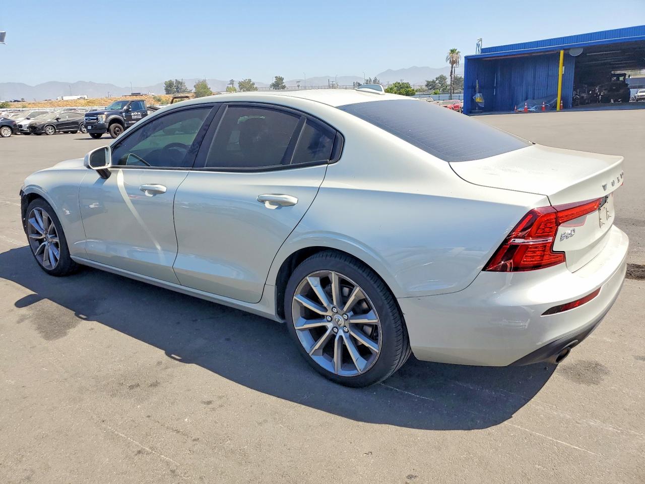 2019 VOLVO S60 T5 MOMENTUM — снимка 2