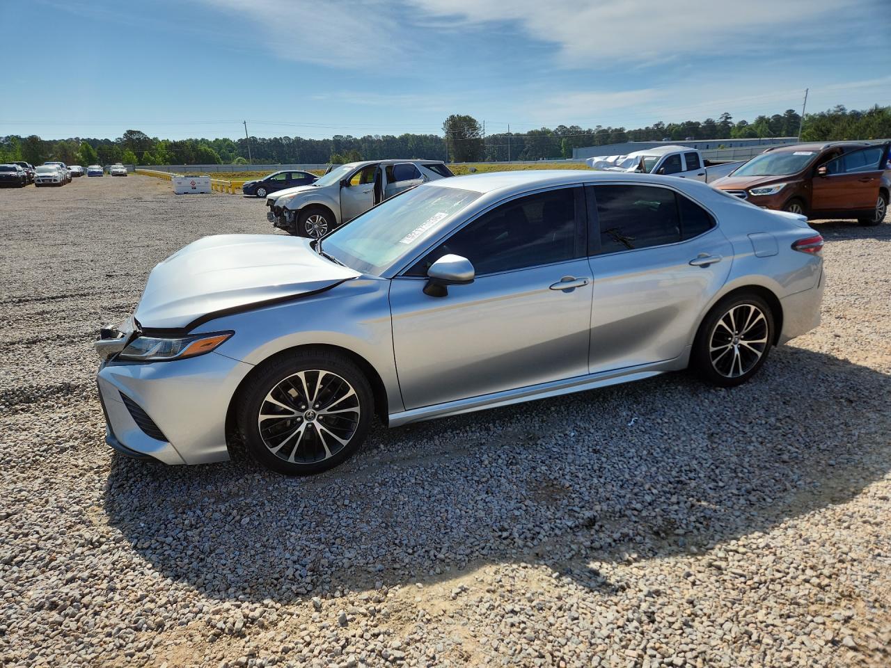 2018 TOYOTA CAMRY SE