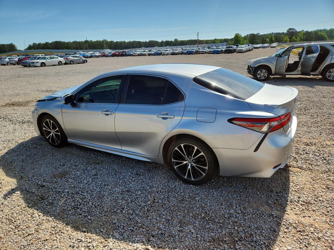 2018 TOYOTA CAMRY SE — снимка 2