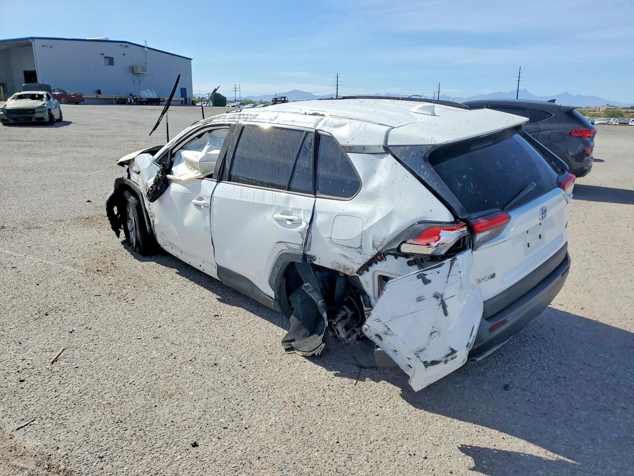 2019 TOYOTA RAV4 XLE — снимка 2
