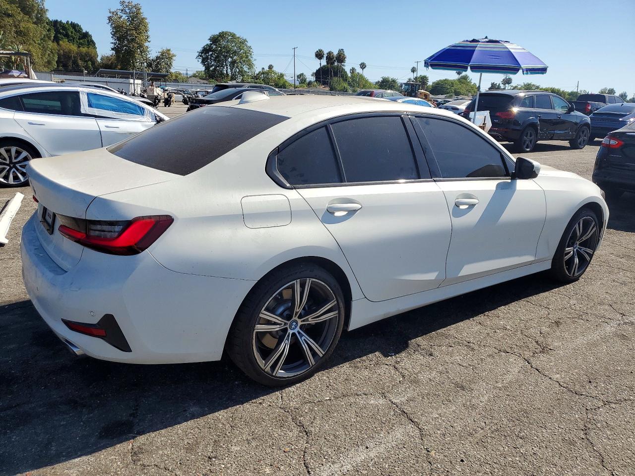 2022 BMW 330E — снимка 3