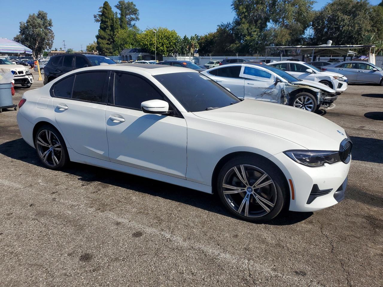 2022 BMW 330E — снимка 4