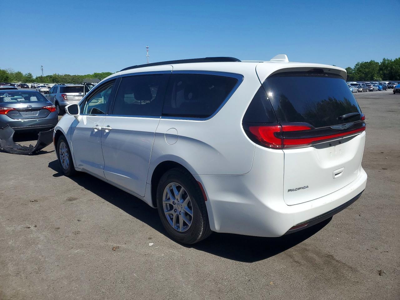 2022 CHRYSLER PACIFICA TOURING L — снимка 2