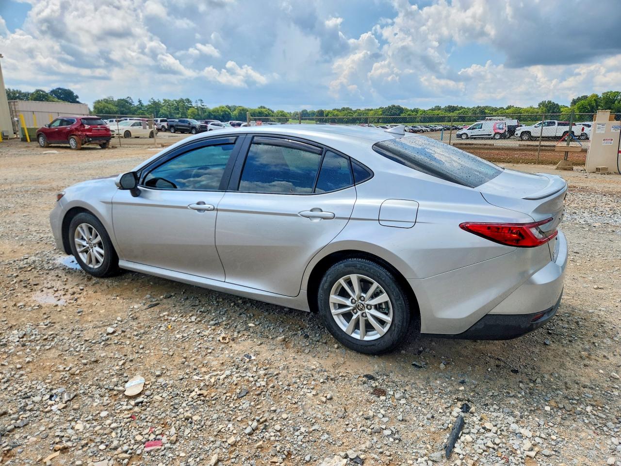 2025 TOYOTA CAMRY LE — снимка 2
