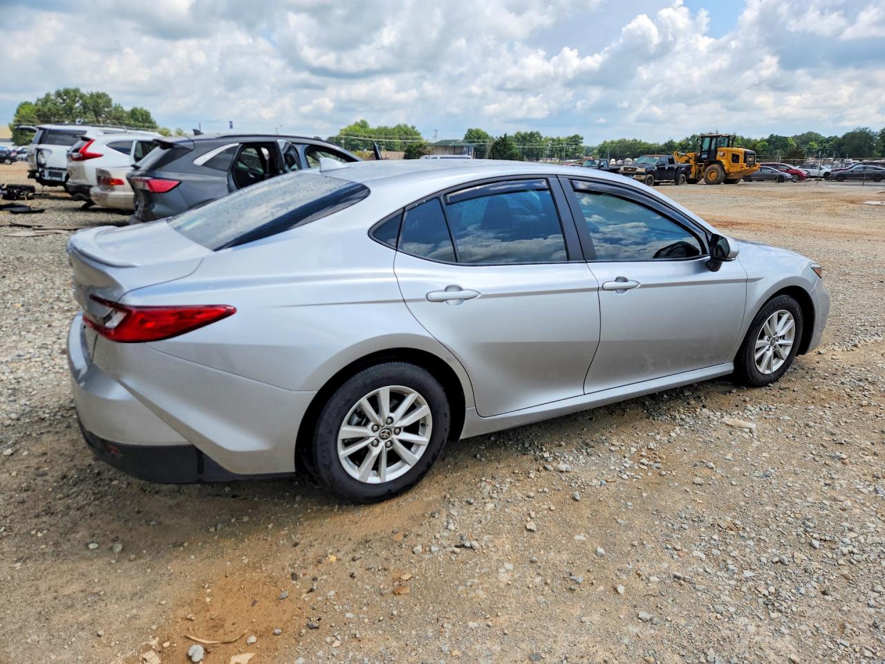 2025 TOYOTA CAMRY LE — снимка 3
