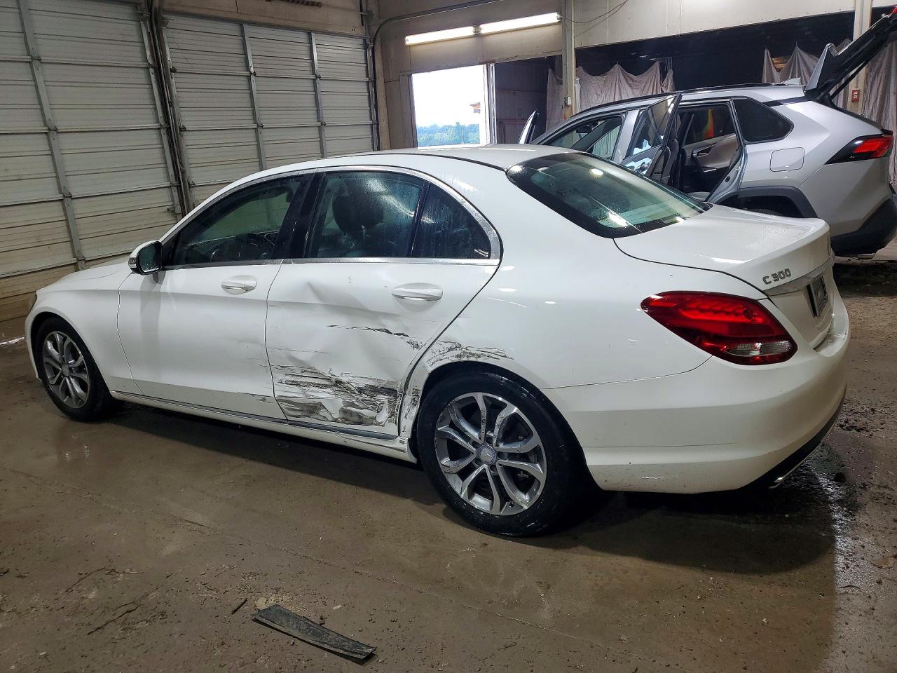 2016 MERCEDES-BENZ C 300 — снимка 2