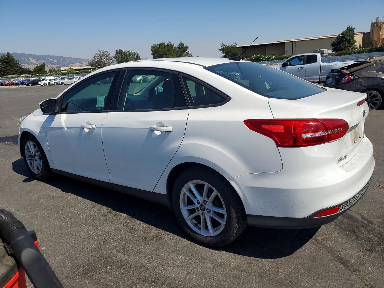 2017 FORD FOCUS SE — снимка 2