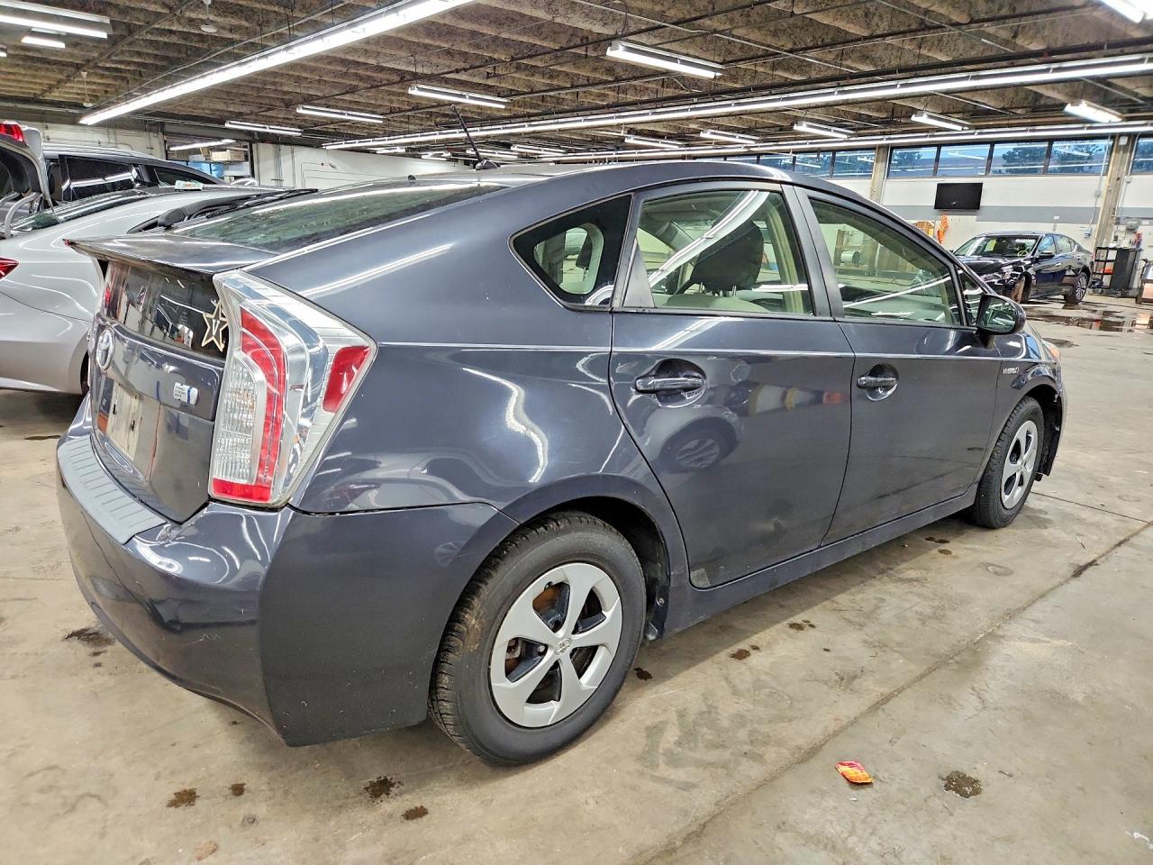 2015 TOYOTA PRIUS TWO — снимка 3