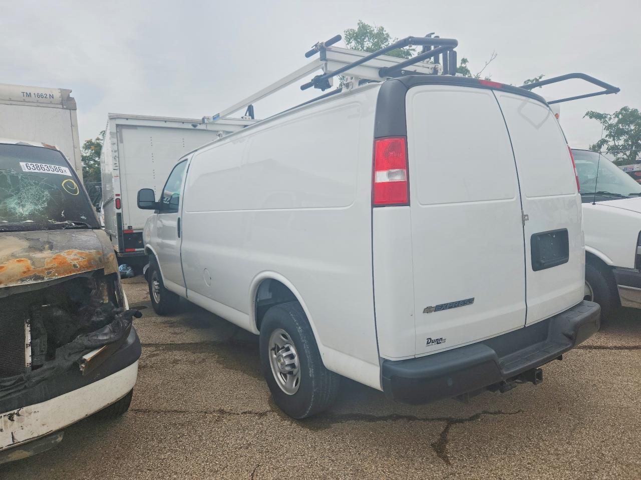 2023 CHEVROLET EXPRESS G3500 — снимка 2