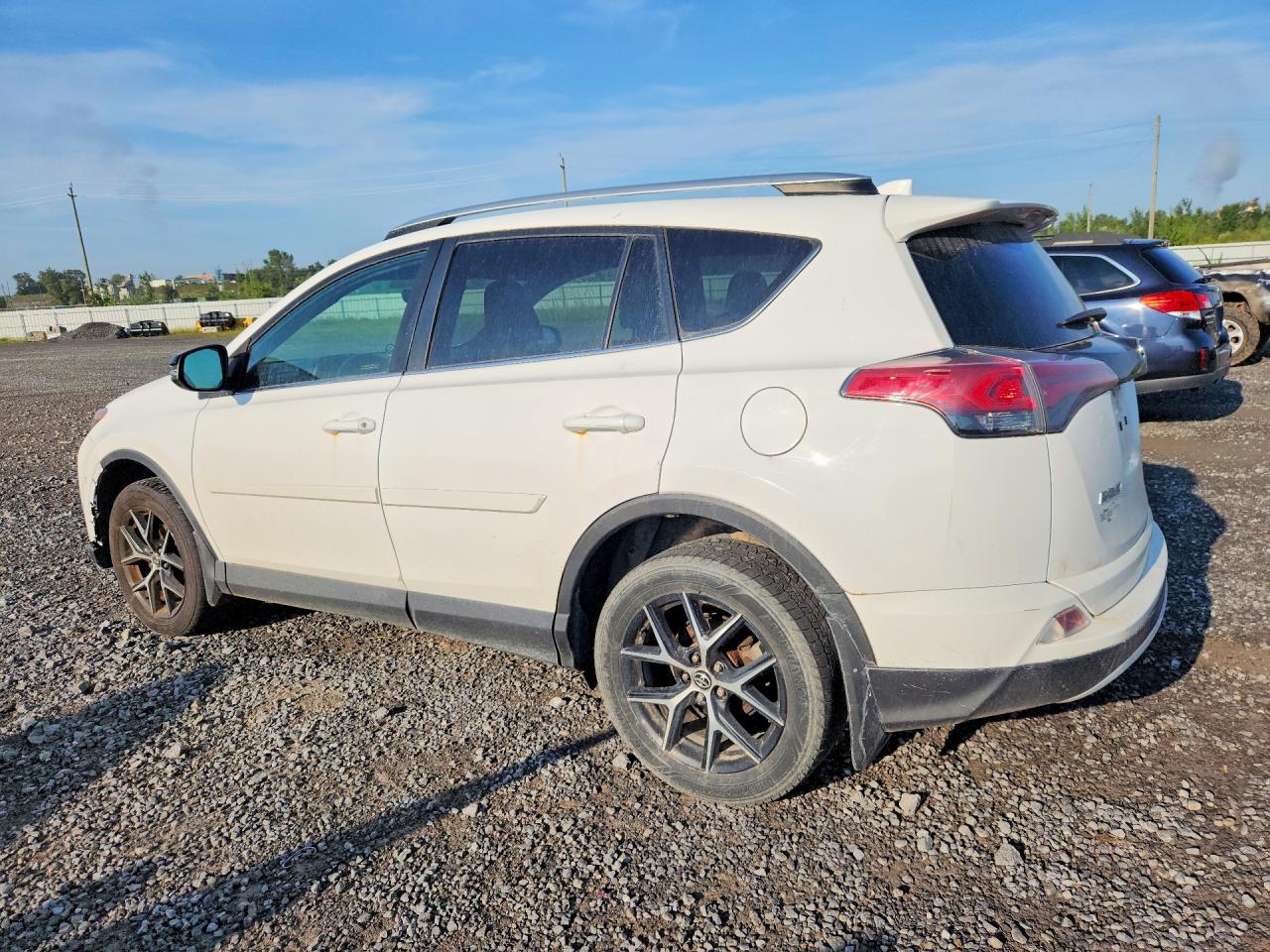 2016 TOYOTA RAV4 SE — снимка 2