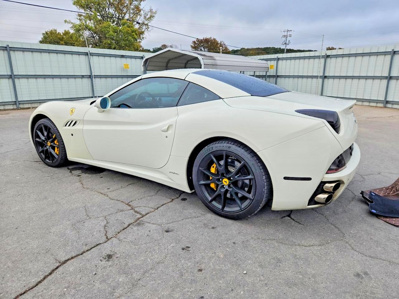 2013 FERRARI CALIFORNIA — photo 2