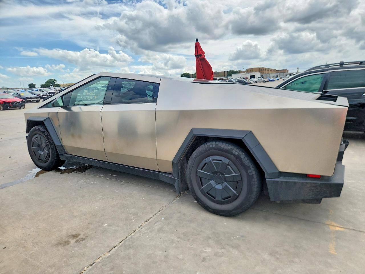 2024 TESLA CYBERTRUCK — снимка 2
