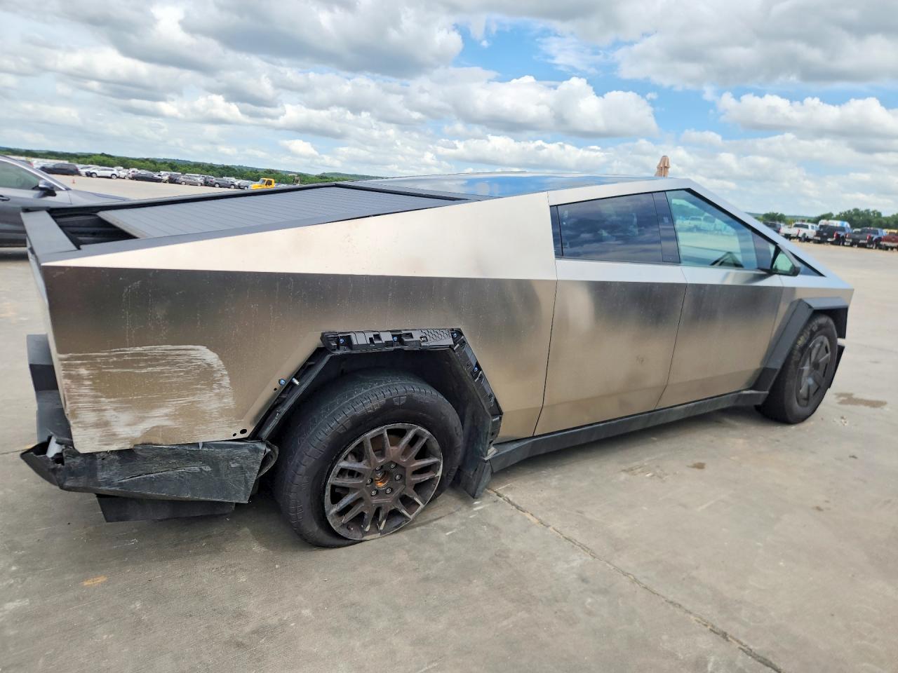 2024 TESLA CYBERTRUCK — снимка 3