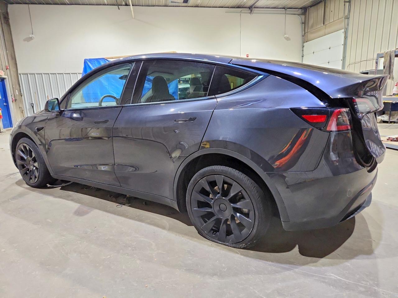 2024 TESLA MODEL Y — снимка 2