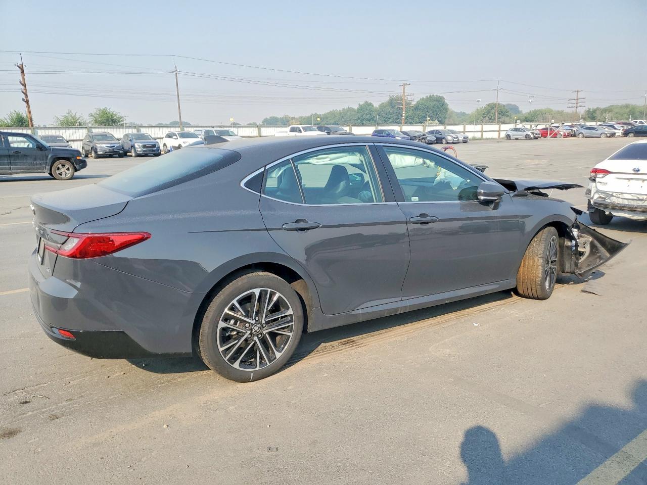 2026 TOYOTA CAMRY XLE — снимка 3