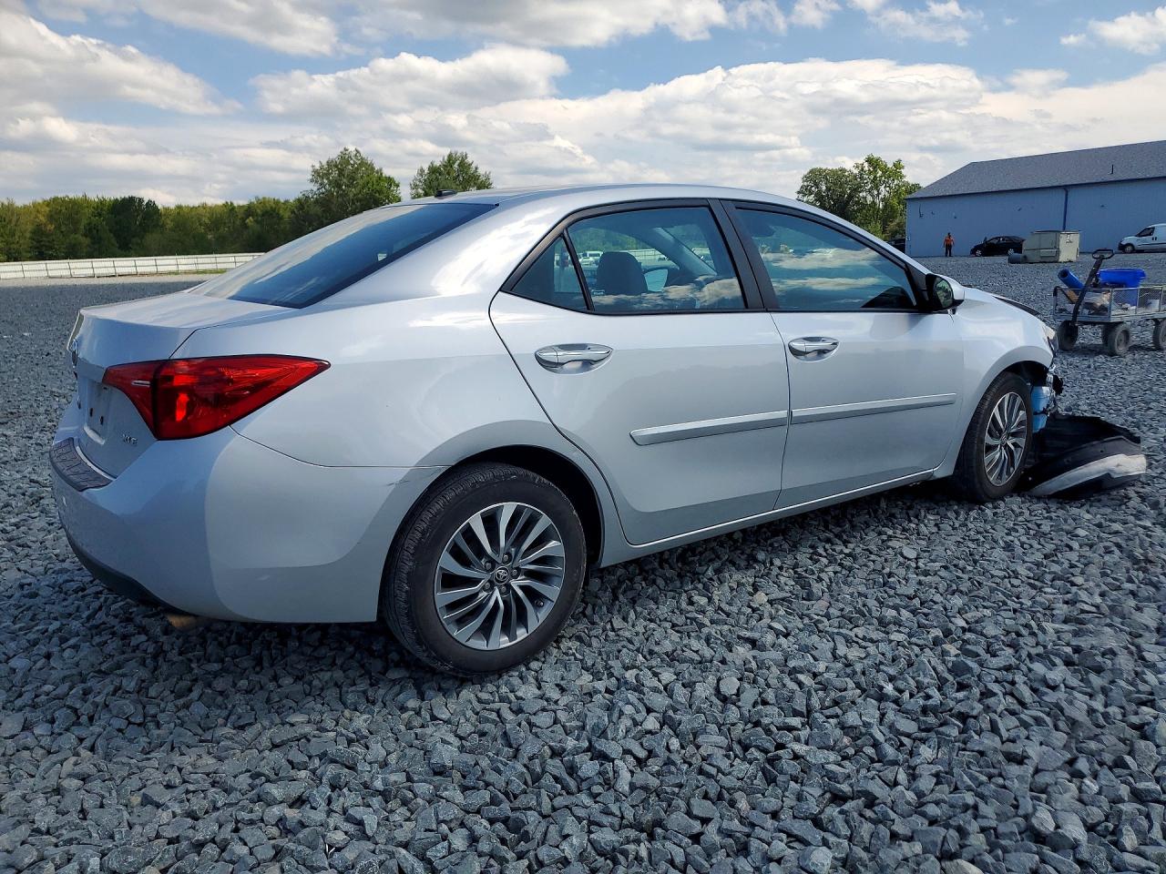 2018 TOYOTA COROLLA XLE — снимка 3