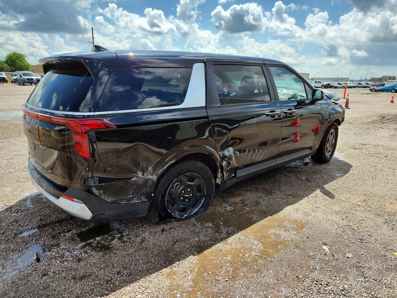 2026 KIA CARNIVAL LXS — снимка 3