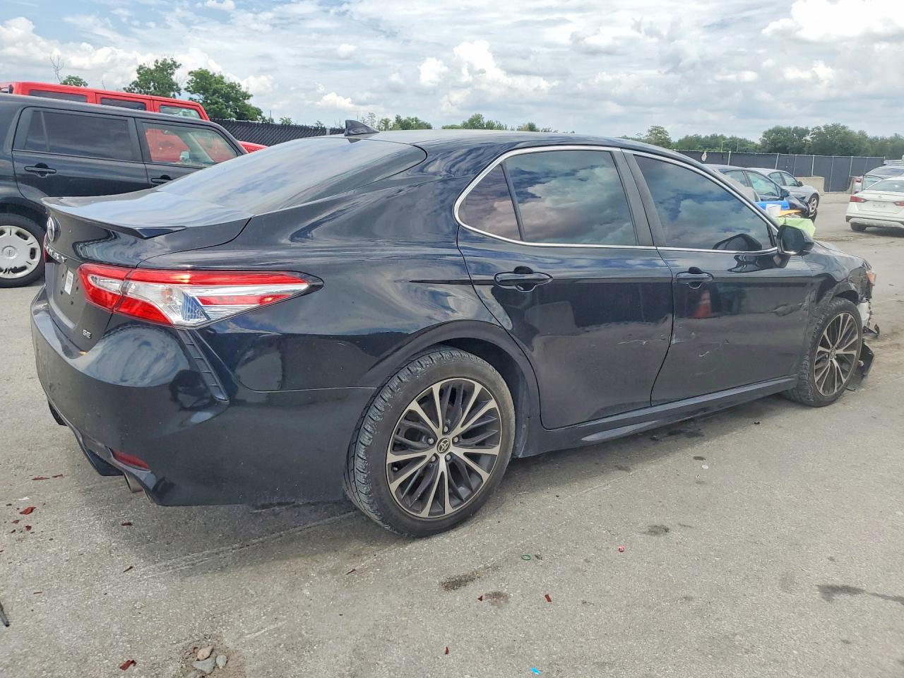 2020 TOYOTA CAMRY SE — снимка 3