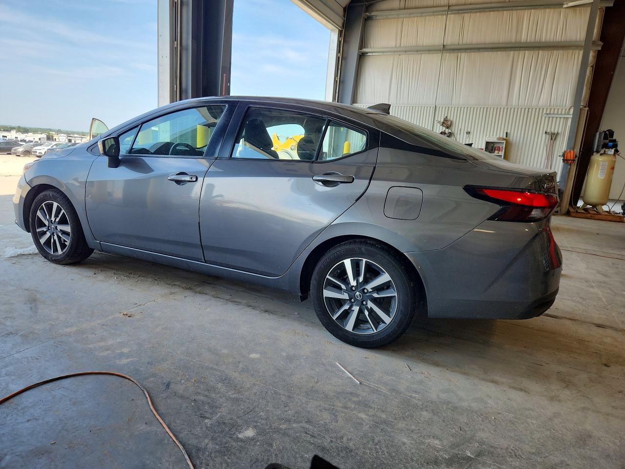2021 NISSAN VERSA SV — снимка 2