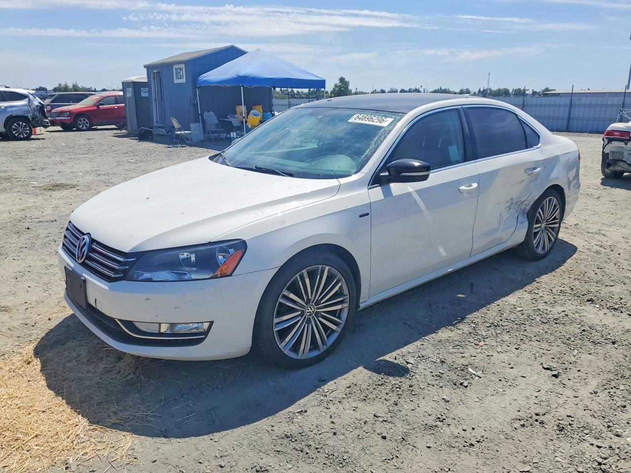 2015 VOLKSWAGEN PASSAT SE