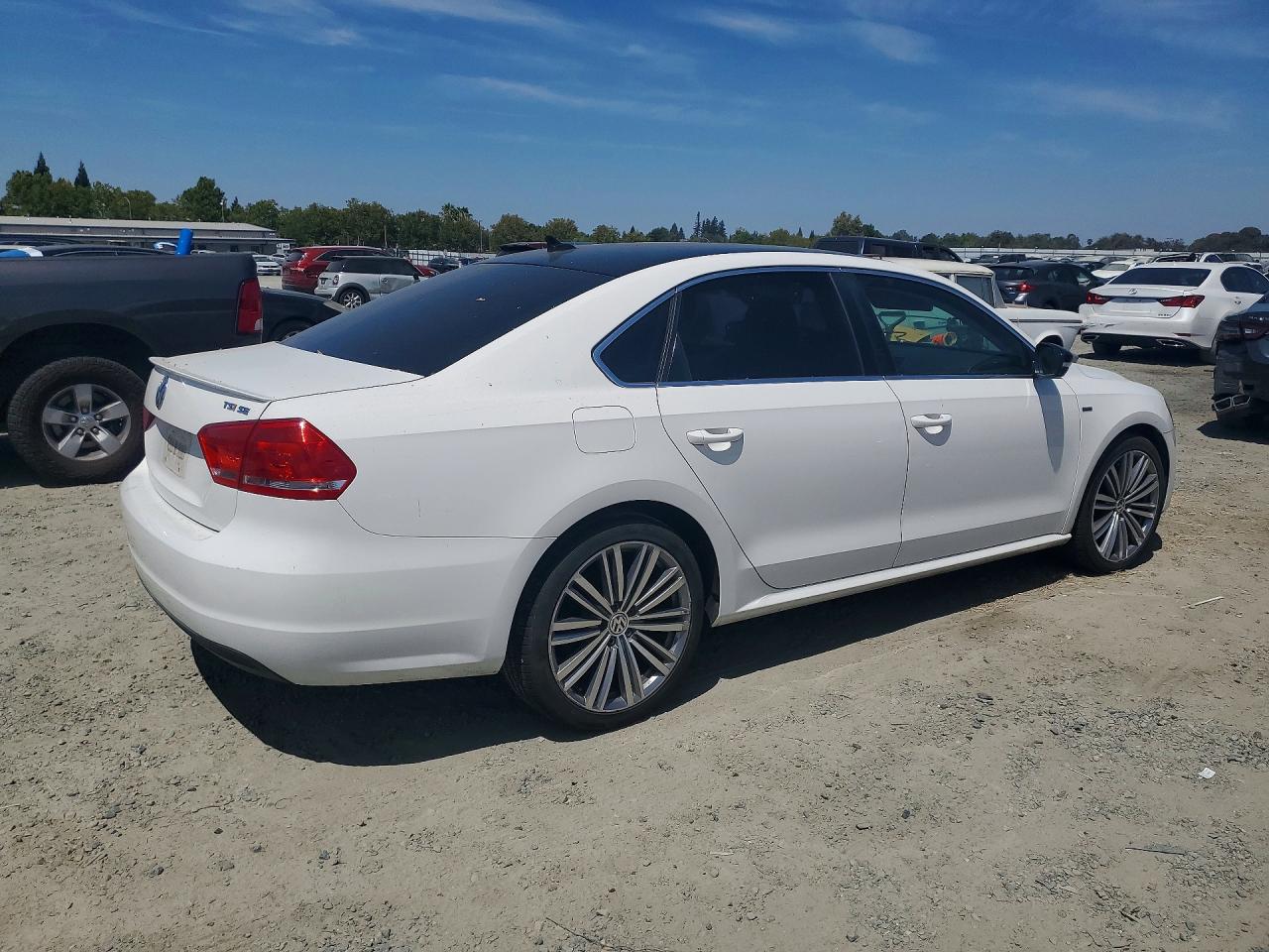2015 VOLKSWAGEN PASSAT SE — снимка 3