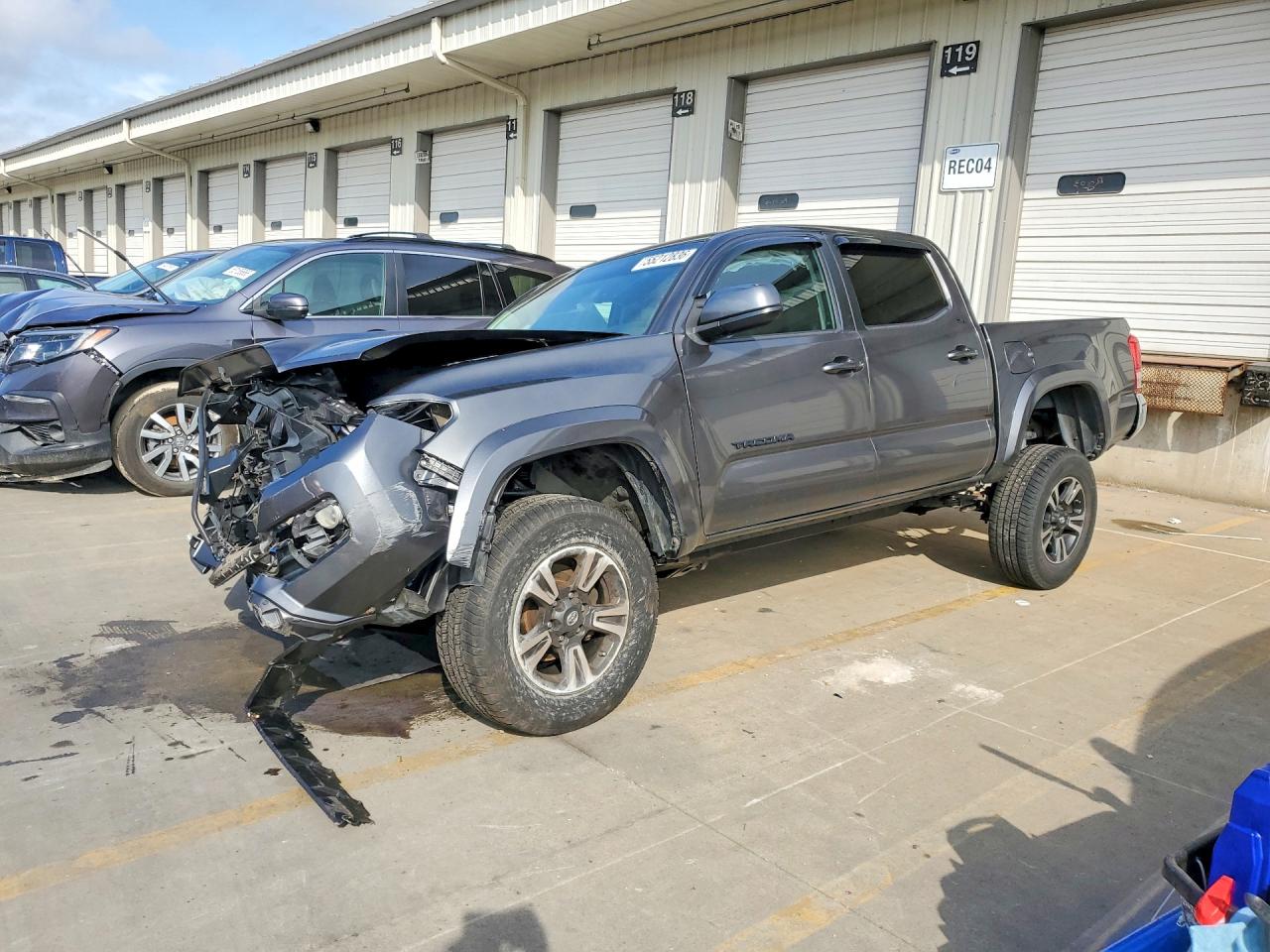 2017 TOYOTA TACOMA SR5 V6