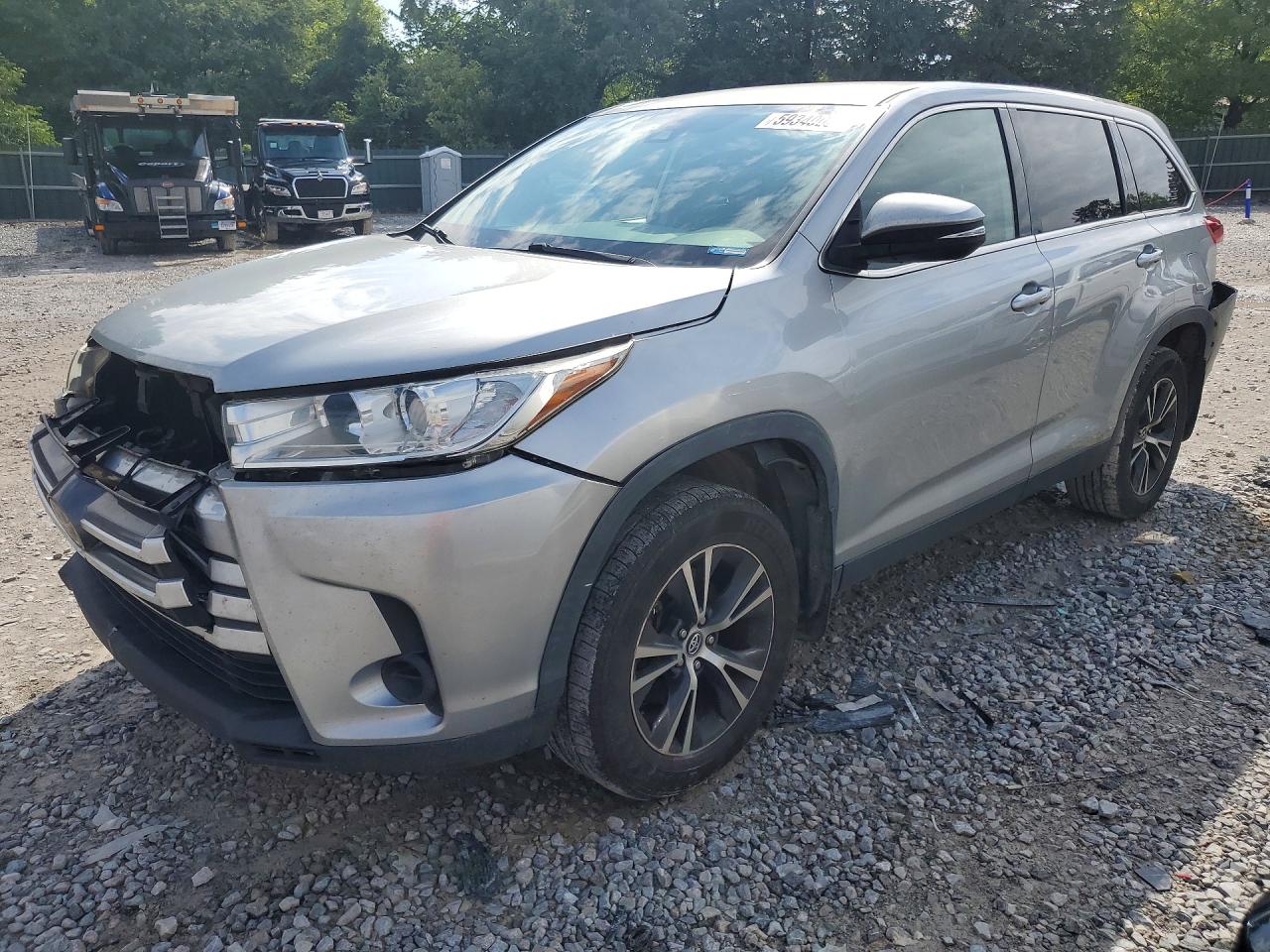 2019 TOYOTA HIGHLANDER LE