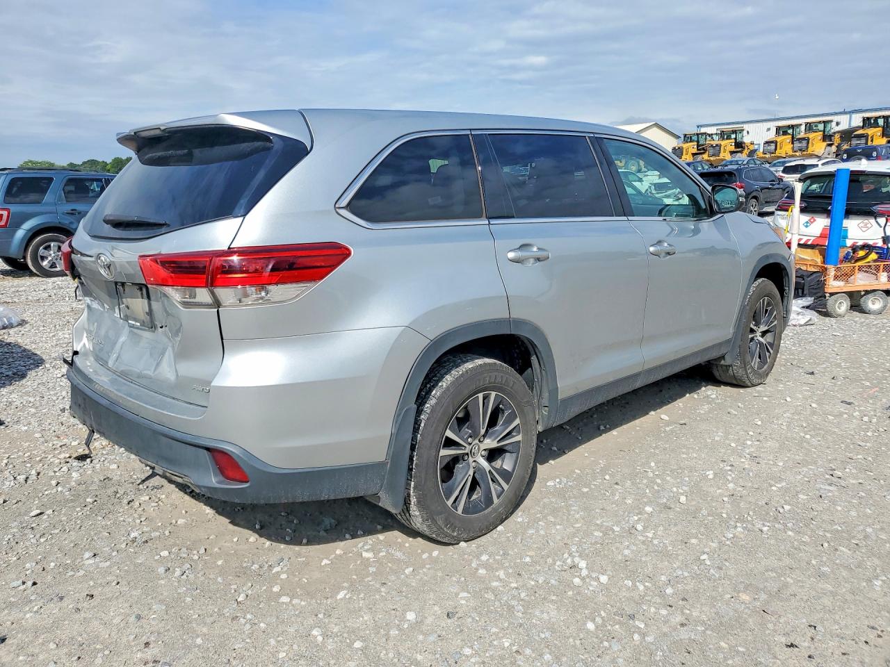 2019 TOYOTA HIGHLANDER LE — снимка 3