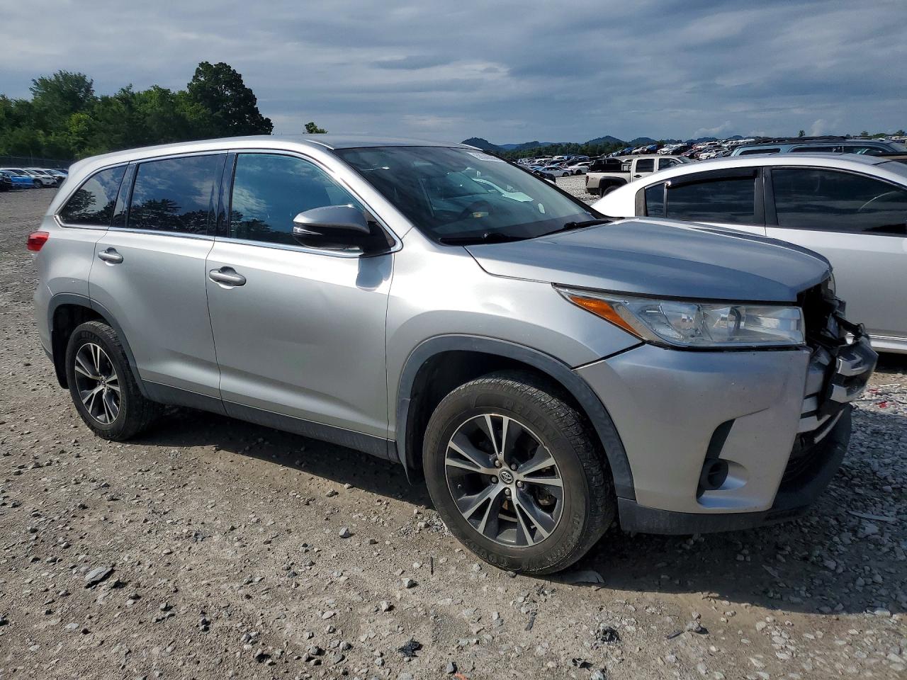 2019 TOYOTA HIGHLANDER LE — снимка 4