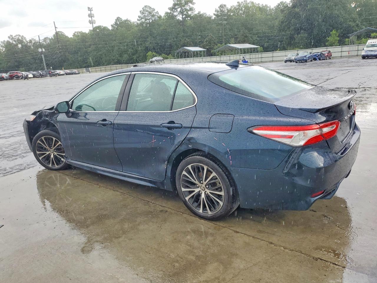 2020 TOYOTA CAMRY SE — снимка 2