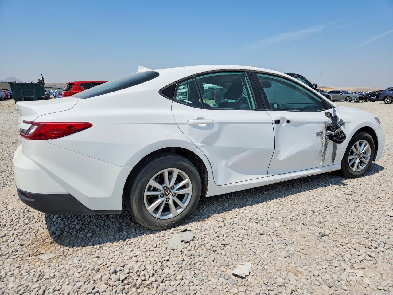 2025 TOYOTA CAMRY LE — снимка 3