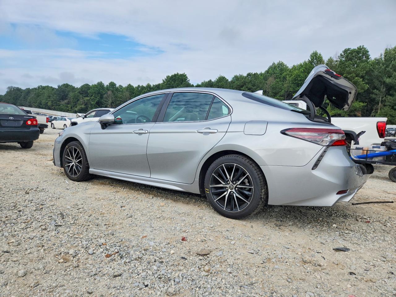 2021 TOYOTA CAMRY SE — снимка 2