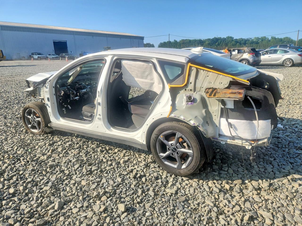2025 KIA K4 LXS — снимка 2