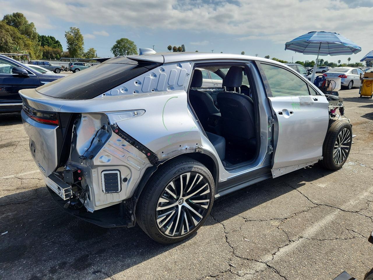 2024 LEXUS RZ 300E — снимка 3