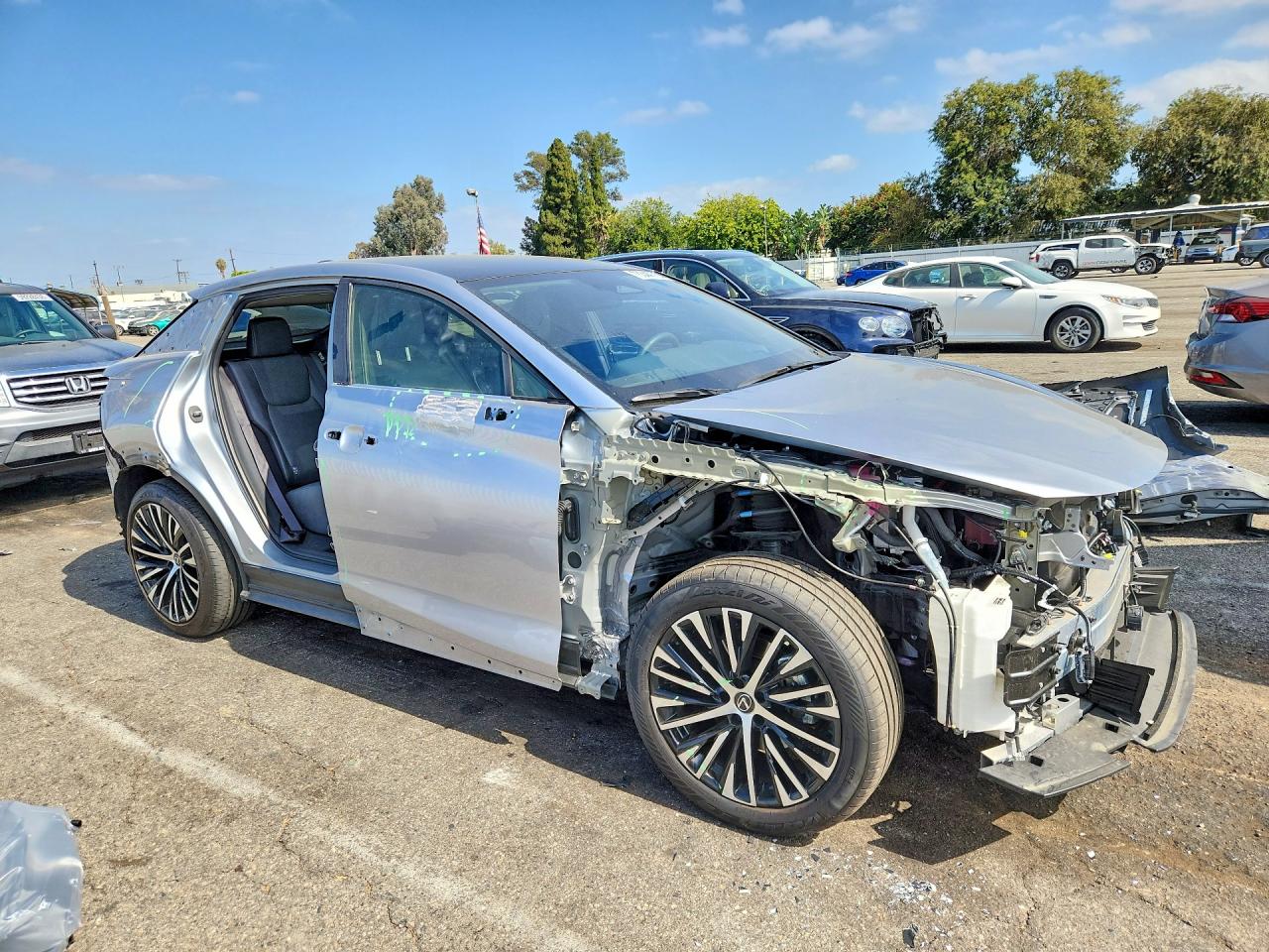 2024 LEXUS RZ 300E — снимка 4