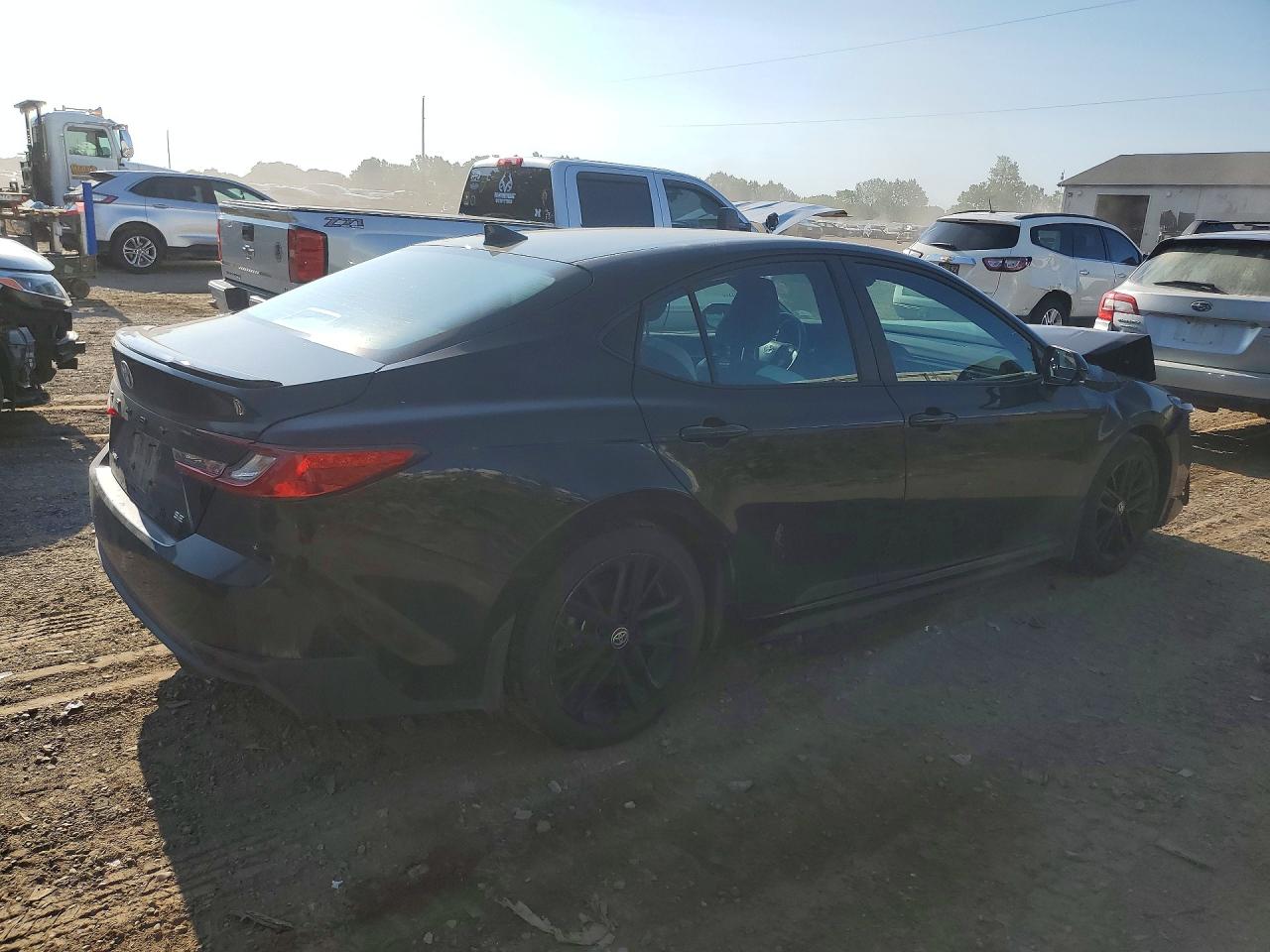 2025 TOYOTA CAMRY SE — снимка 3