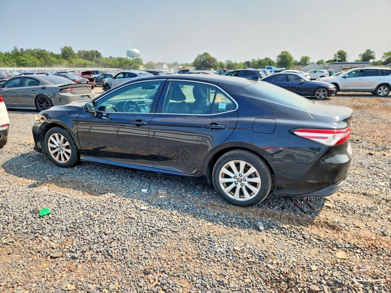 2019 TOYOTA CAMRY LE — снимка 2