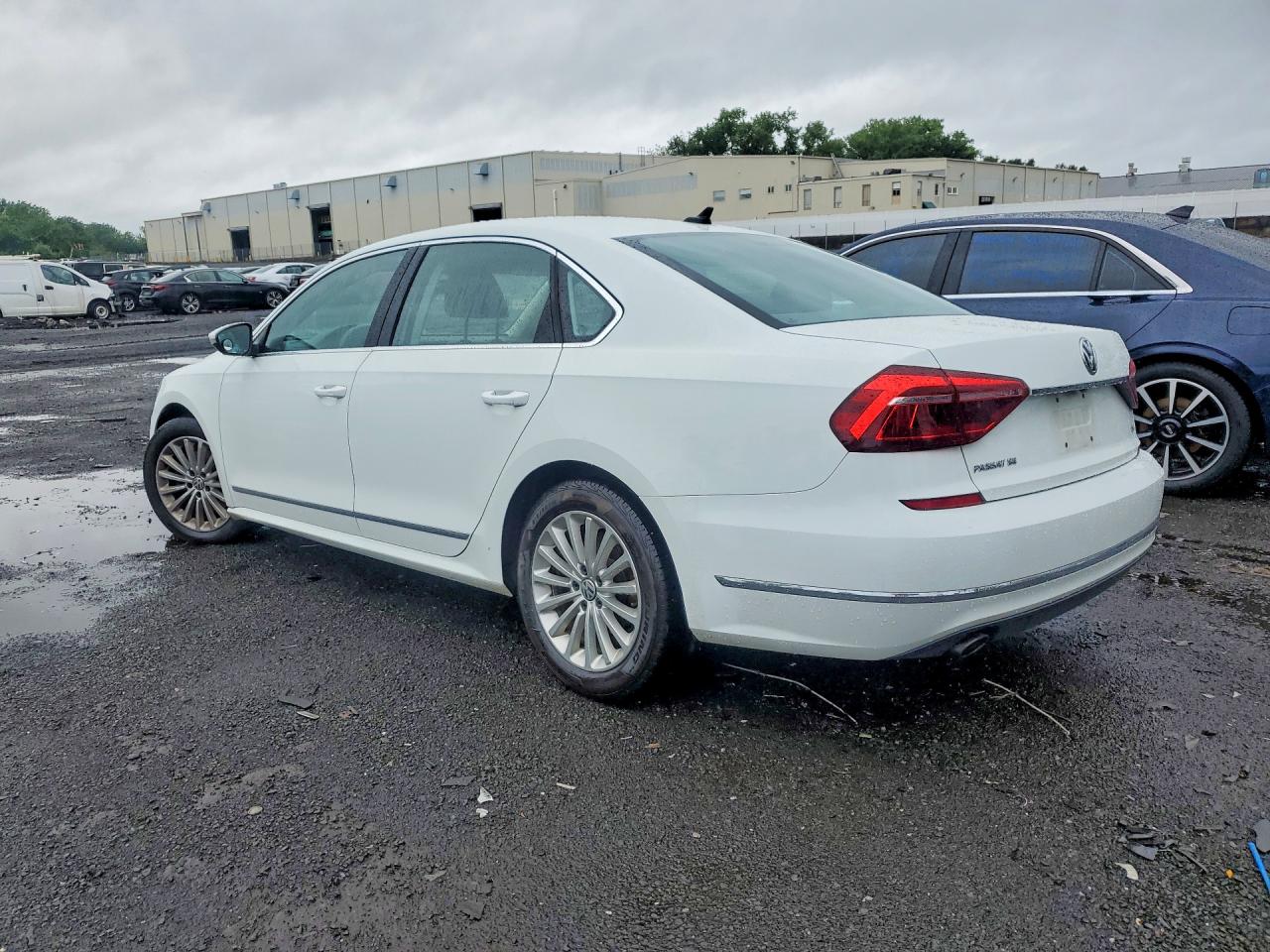 2017 VOLKSWAGEN PASSAT SE — снимка 2