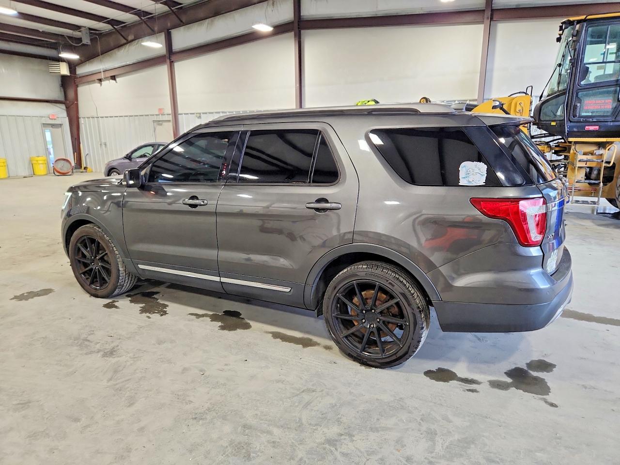 2017 FORD EXPLORER XLT — снимка 2