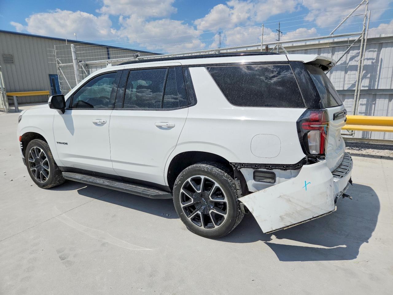 2023 CHEVROLET TAHOE C1500 RST — снимка 2